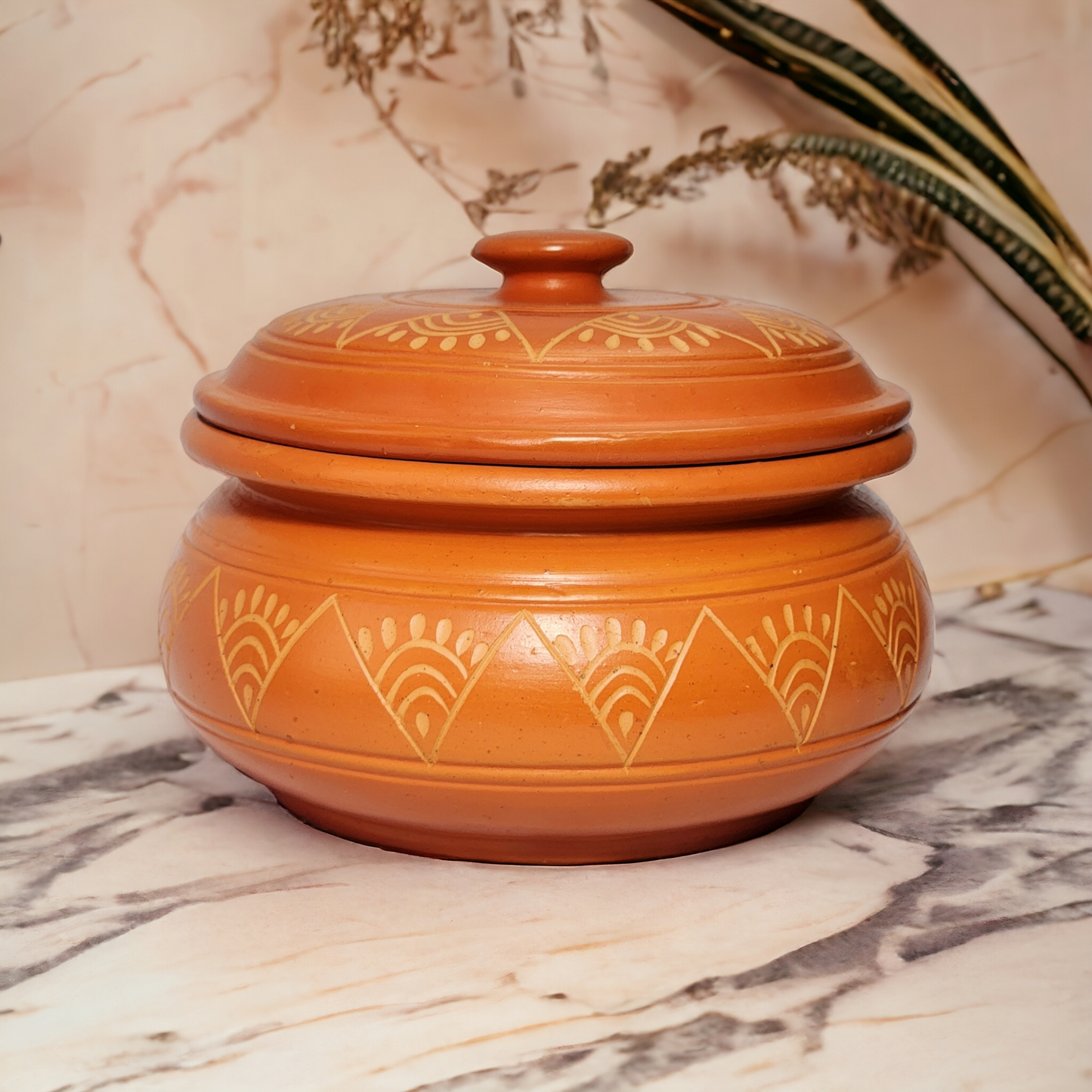 EARTHENWARE DEEP ROUND CURRY BOWL WITH LID