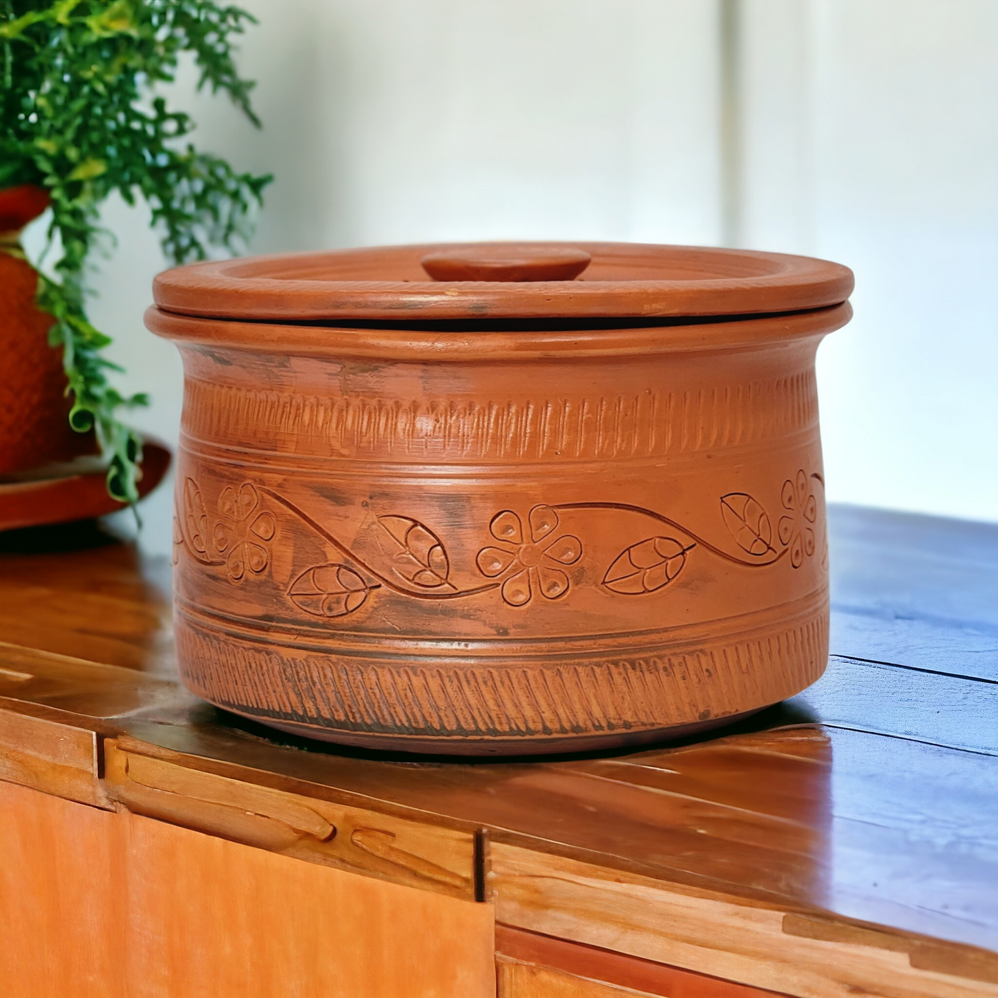 EARTHENWARE CURRY SAUCEPAN WITH LID